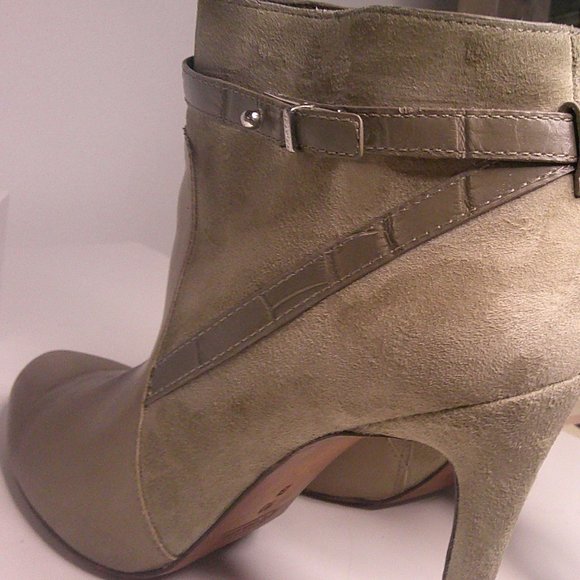 Coach - Shoes- URSA boots  - Beige stiletto ankle booties - Women 10 - Picture 6 of 9